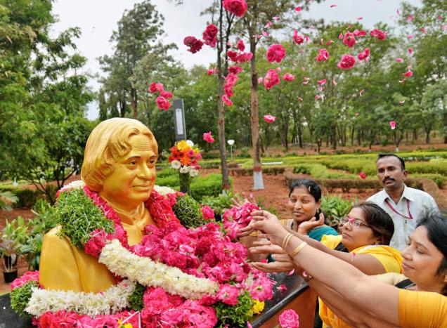 அப்துல் கலாமிற்கு சிலை வைத்தது இஸ்லாத்துக்கு எதிரானதா?? ஜவாஹிருல்லாவின் கருத்தில் நியாயம்  இருக்கிறதா??~!!