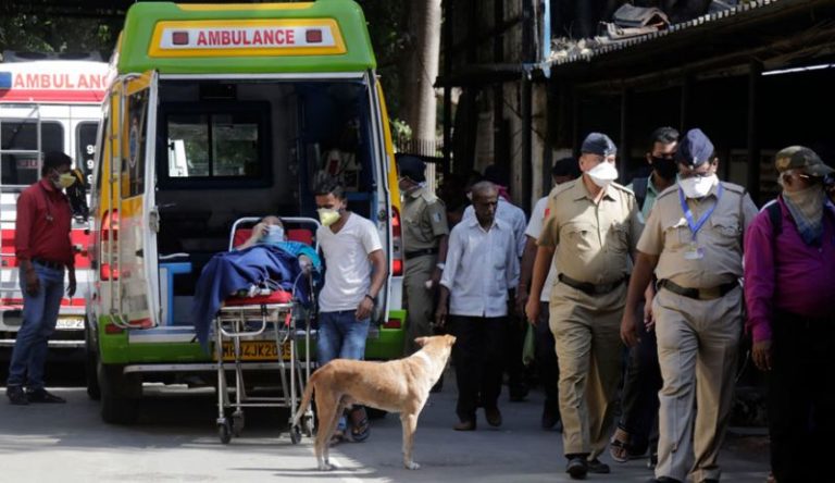 மரணம் அடைந்தபின் வாகன வசதி; தெலுங்கானா காவல் துறையின் அலட்சியம் ?